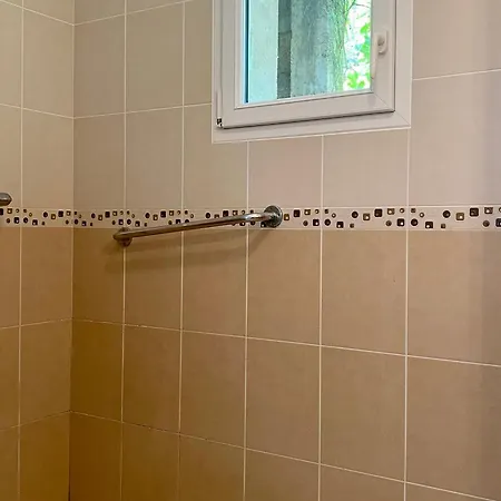 Maison De Spacieuse Pres De La Foret, Avec Jardin, Cheminee, Wifi, Et Equipements De Loisirs. - Fr-1-306-1223